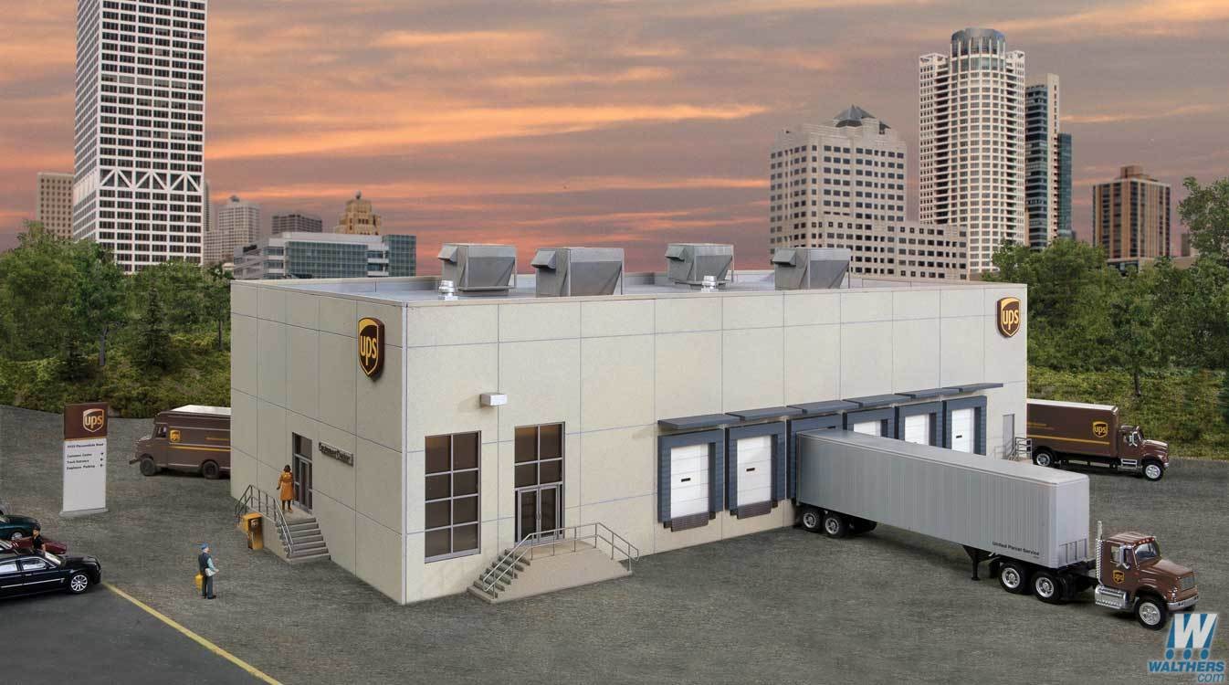 UPS(R) Hub with Customer Center